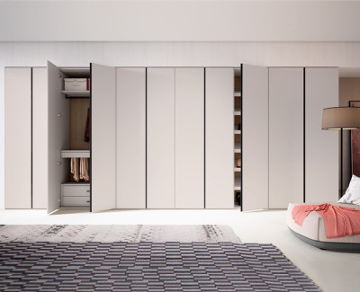 Armoire à 11 portes battantes