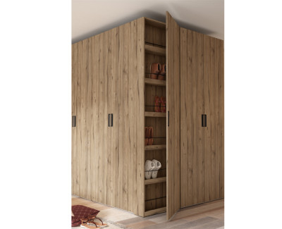 Armoire à 7 portes battantes