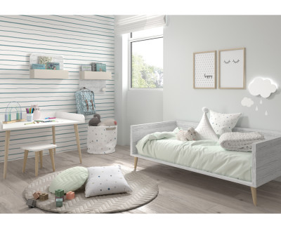 Lit bébé avec pieds en bois convertible en lit enfant