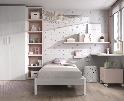 Chambre avec lit simple, bureau avec caisson à roulettes, armoire, et meuble à étagères