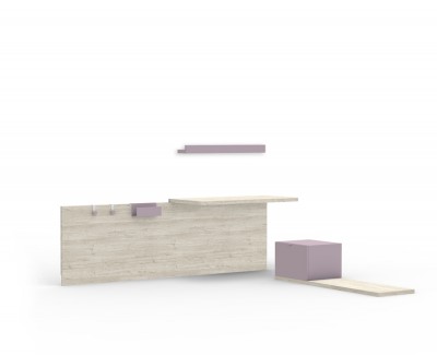 Schreibtisch mit einem Regal, einem Schrank mit Schublade und einem Podest