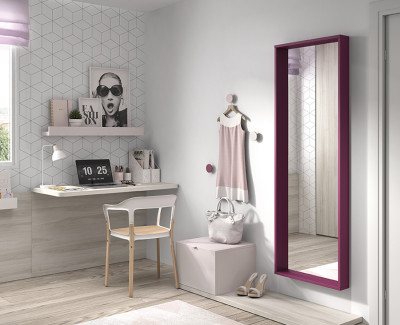 Zimmer mit Klappbett (Öffnung mit Voice-Assistent) inkl. Schrank und Schreibtisch mit Regalen